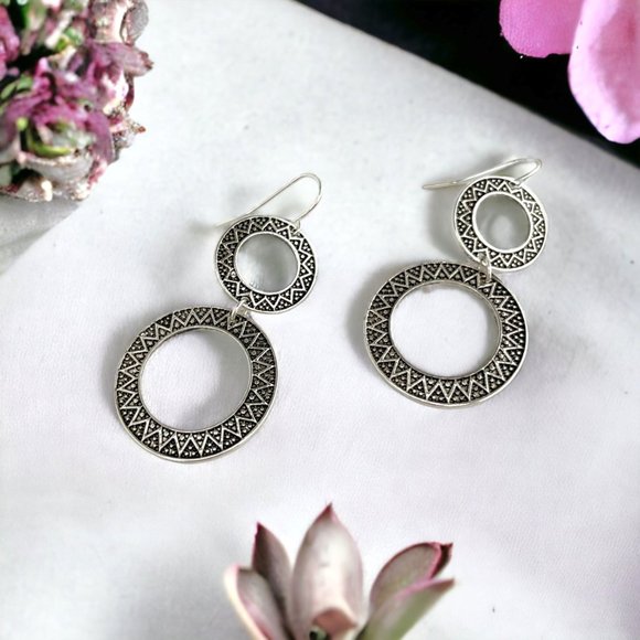 Necklace & Earring Set, Antique Silver Tone, 3 Round Pendant, 22"-24" - Picture 5 of 10